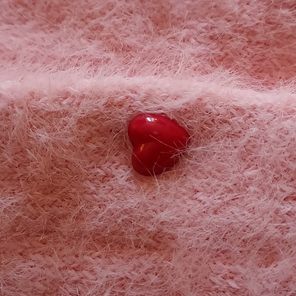 Dolls Kill dELiA*s Retro Kawaii Pink Red Fuzzy Heart Button Cropped Cardigan XXL - Picture 3 of 8